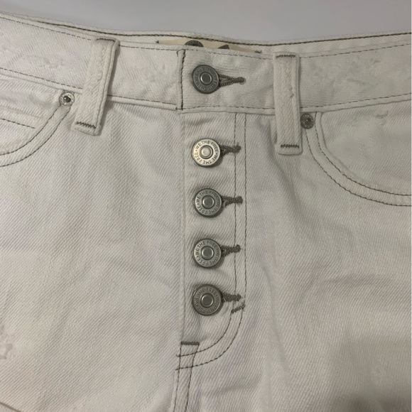 NWOT Free People We The Free Romeo Rolled Distressed Denim Shorts White - 26 - Picture 6 of 8